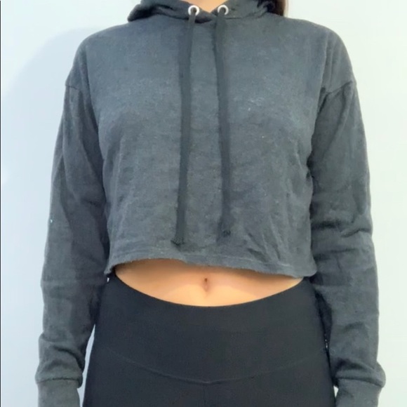 Gray Long Sleeve Crop Top - Picture 2 of 4